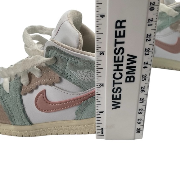 Nike Air Jordan’s toddler girls size 7 pink,green,beige high tops - Picture 10 of 11